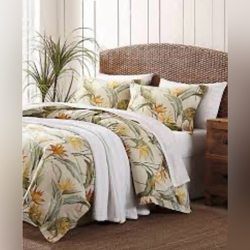 Tommy Bahama Birds of Paradise king duvet cover and two king shams